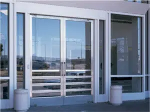 Porta de aluminio entrada